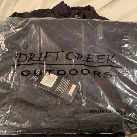 Men’s Black Driftcreek Outdoors Jackets - Picture 6 of 13